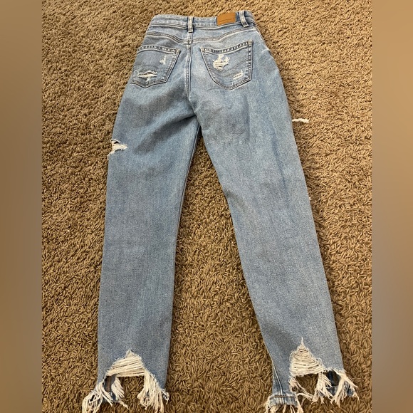 Woman’s American Eagle High rise Strigid Mom Jeans 00 - Picture 2 of 8